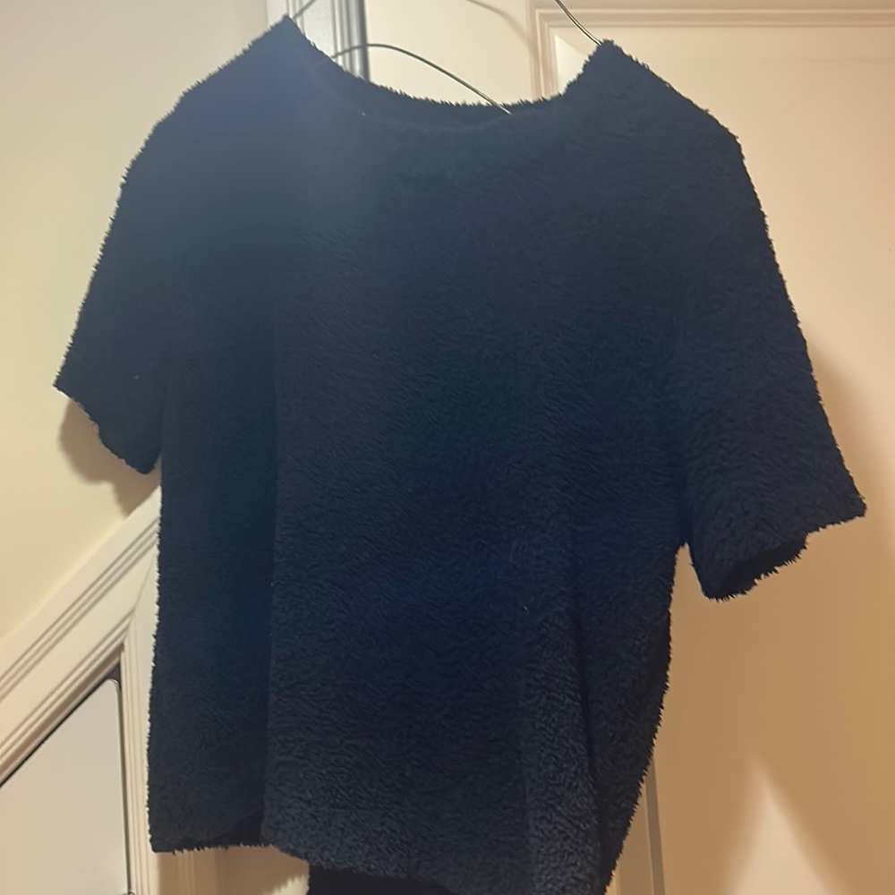 Design Lab Fuzzy Black Cropped Tee Large
